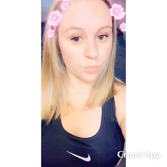 I’m Jasmine, new at this meet the posher thing😂 - Picture 4 of 4